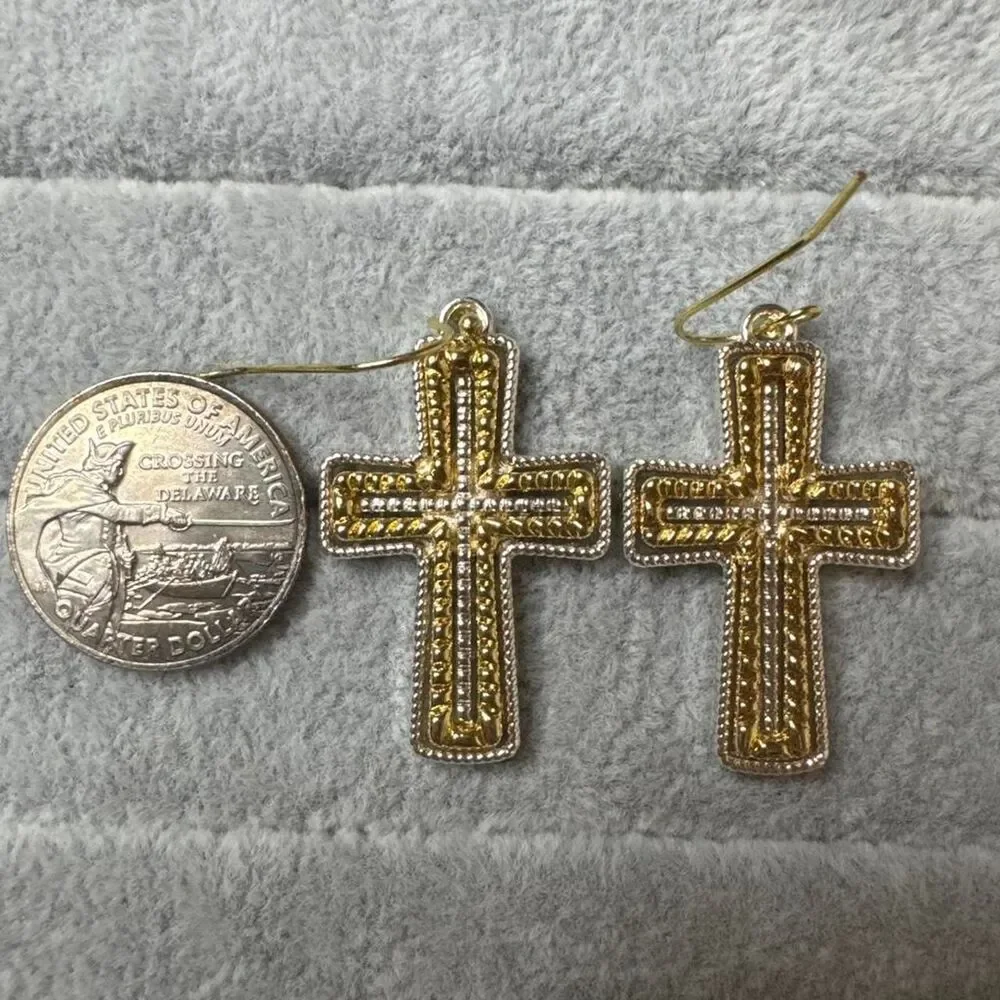 Unbranded Women's Silver and Yellow Jewellery
